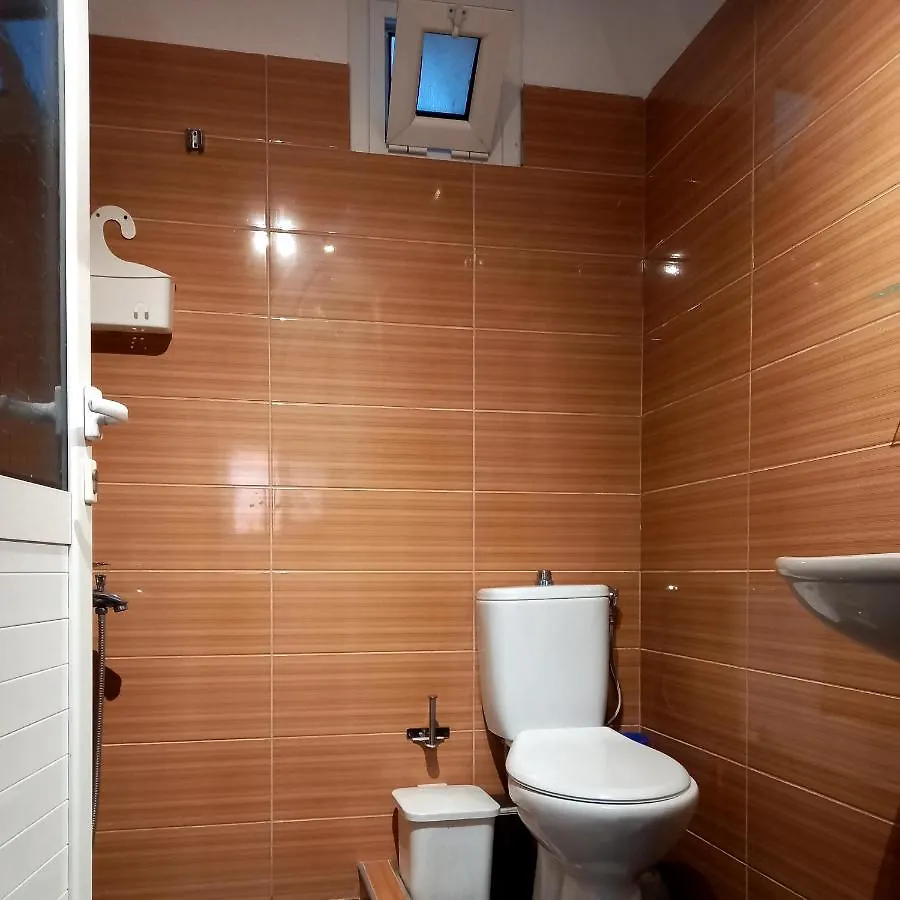 White Studios Himare Aparthotel