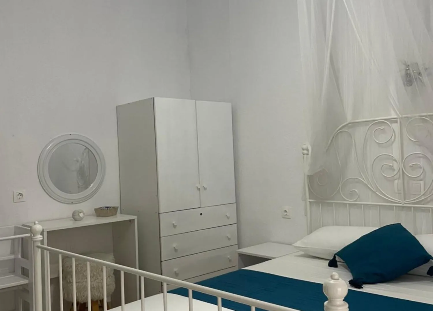 White Studios Himare