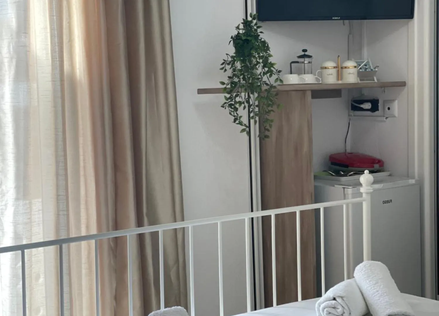Aparthotel White Studios Himare