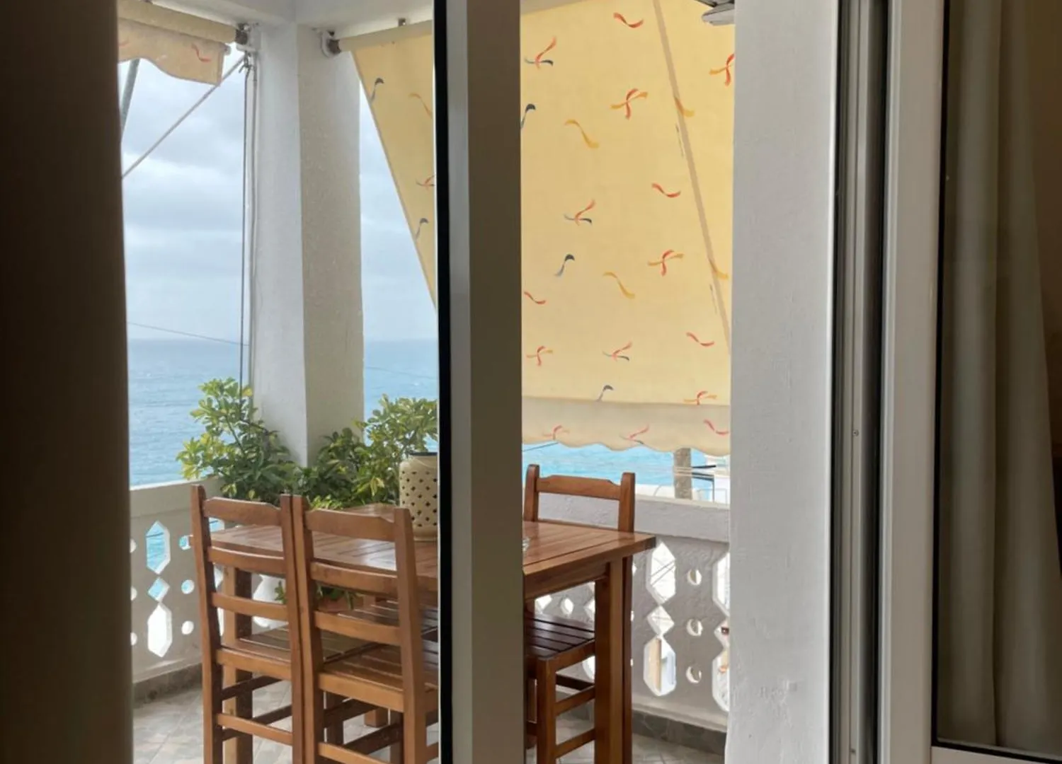 Aparthotel White Studios Himare