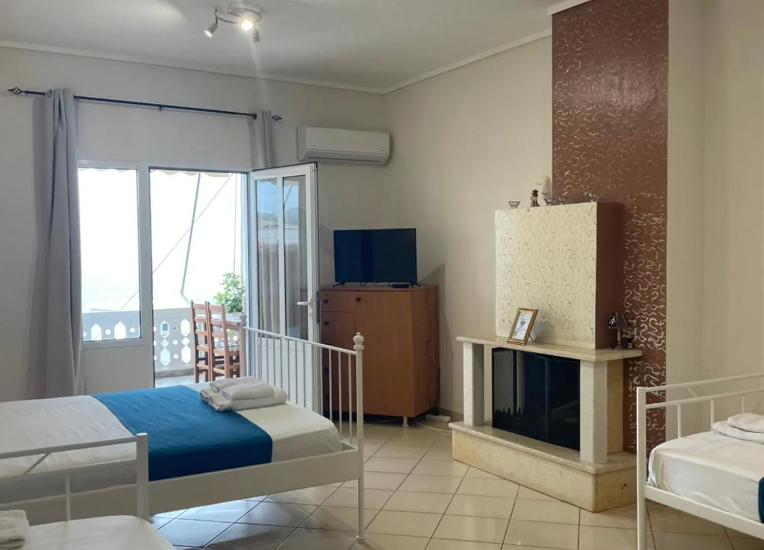 White Studios Himare