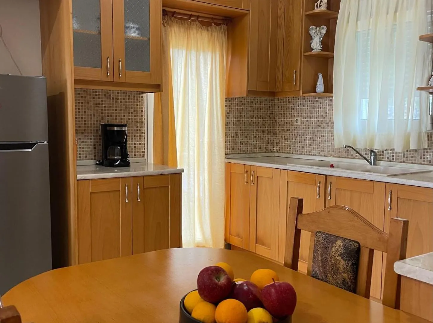 White Studios Himare Aparthotel